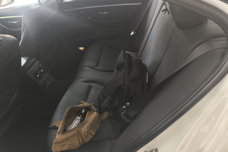 宝马3系 2019款 320Li M运动曜夜版中控内饰7004