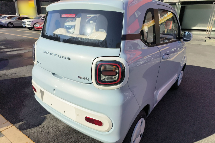 奔腾小马 2026款 222km 闪耀马车身外观7