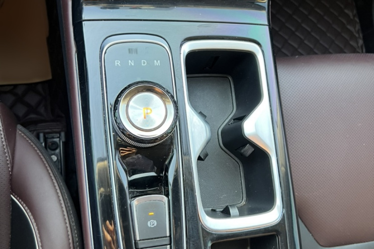 思皓QX 2021款 300T DCT追光版局部细节18