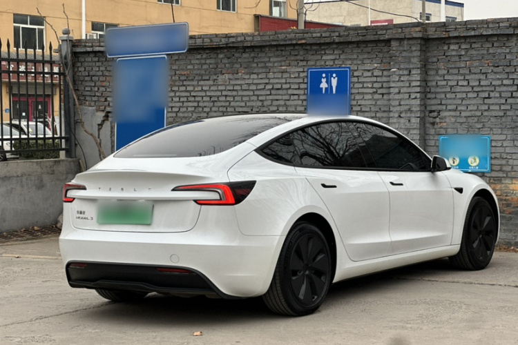 特斯拉 Model 3 2023款 后轮驱动版车身外观6006
