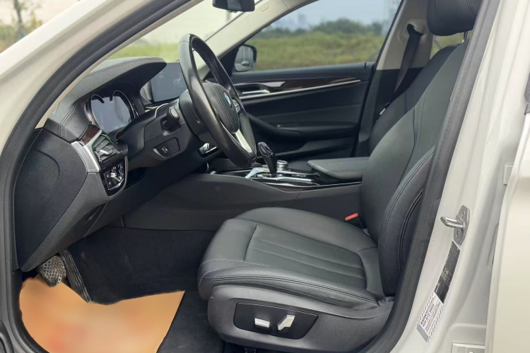 宝马5系 2018款 525Li 豪华套装车身外观6004