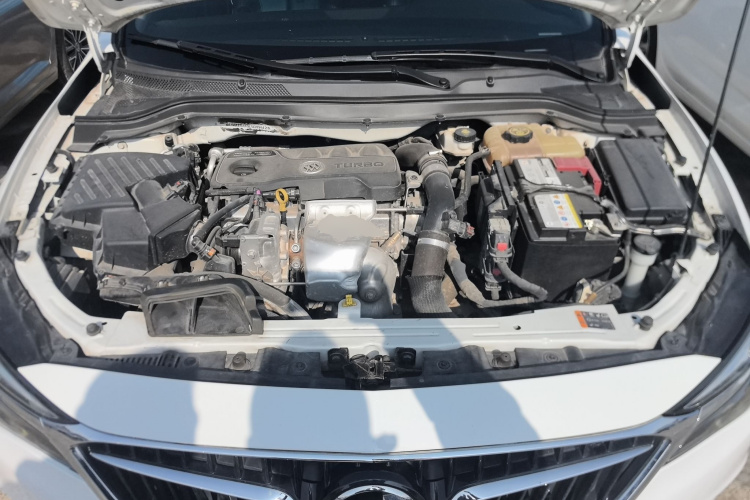 别克 英朗 2019款 18T 自动互联精英型 国VI机舱底盘24