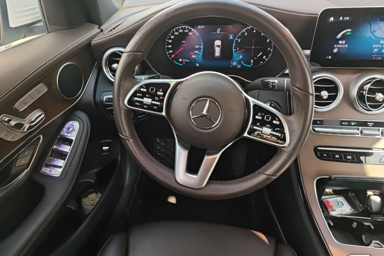 奔驰GLC 2022款 改款 GLC 300 L 4MATIC 动感型臻藏版中控内饰13