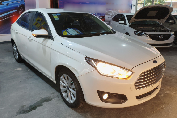 福特 福睿斯 2017款 幸福版 1.5L 自动时尚型车身外观3