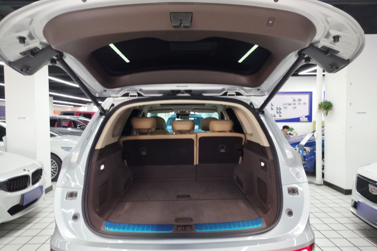 鸿蒙智行 问界M7 2024款 1.5T 后驱Plus版 5座机舱底盘23