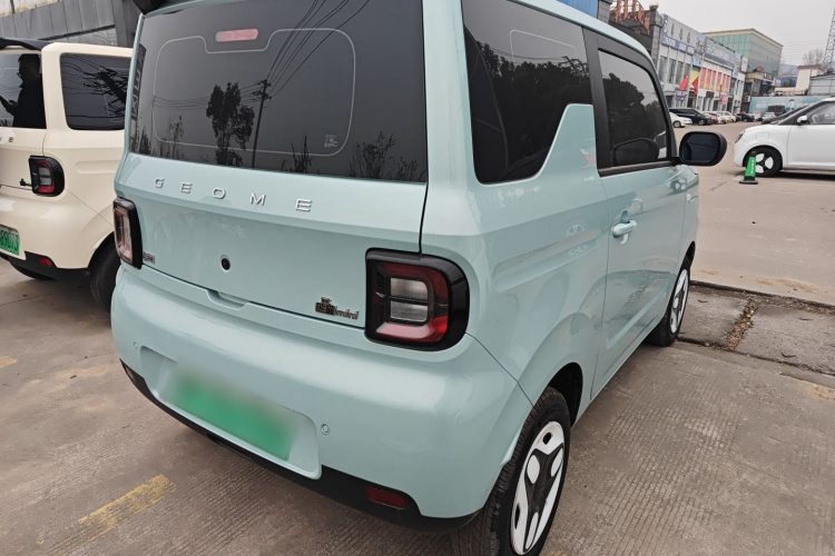 吉利银河 熊猫 2025款 210km 元气熊车身外观7