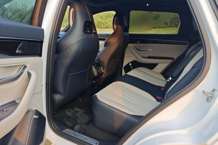 比亚迪 宋PLUS新能源 2023款 冠军版 EV 605KM 旗舰PLUS中控内饰7001