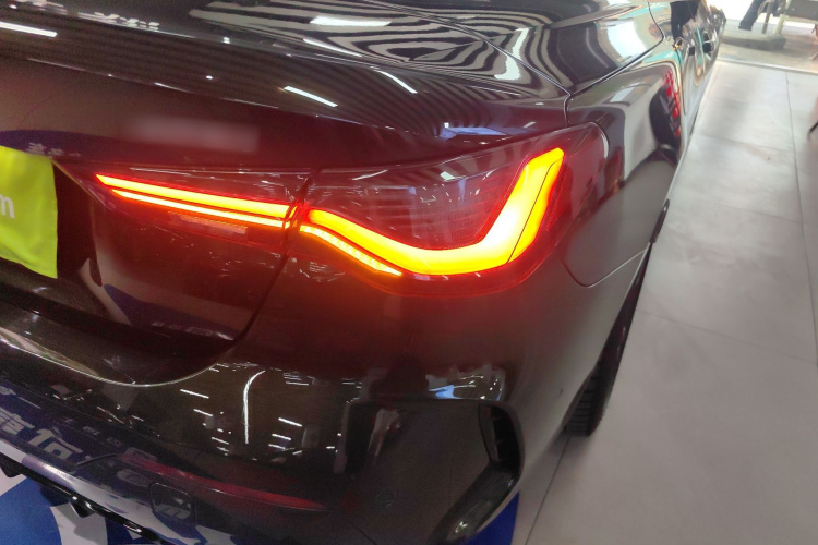 宝马4系 2023款 425i 敞篷M运动套装车身外观6006