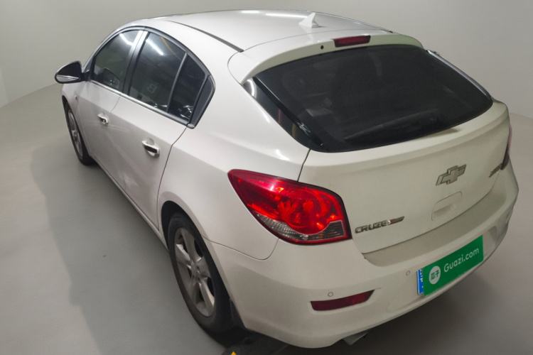 雪佛兰 科鲁兹 2013款 掀背 1.6T 自动旗舰型车身外观5