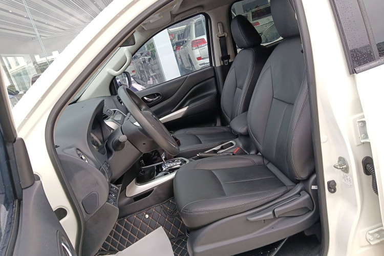 日产 途达 2020款 2.5L XL Upper 4WD 自动四驱豪华版中控内饰19