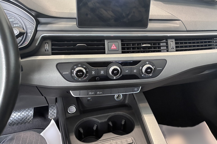 奥迪A4L 2019款 35 TFSI 进取型 国V局部细节16