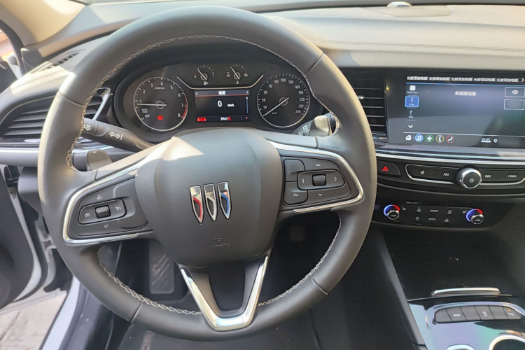 别克 君威 2024款 25T 超享版中控内饰13