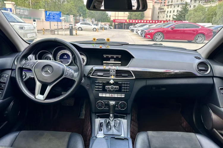 奔驰C级 2013款 C 260 时尚型 Grand Edition中控内饰7001