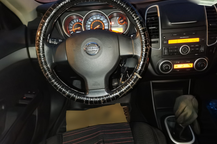 日产 轩逸 2018款 经典 1.6XE+ 手动领先版中控内饰13