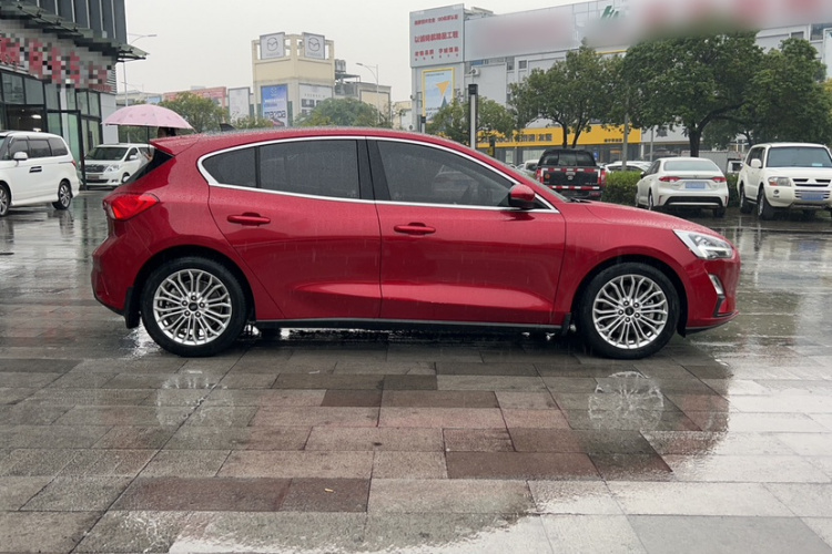 福特 福克斯 2020款 两厢 EcoBoost 180 自动锋耀型车身外观6010