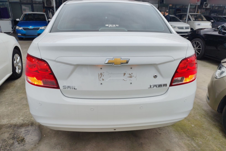 雪佛兰 2015款 赛欧3 1.5L 手动理想天窗版车身外观6