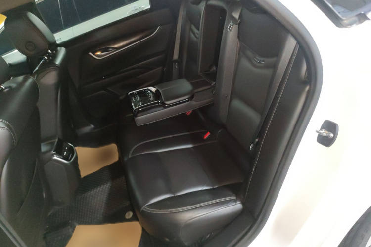 凯迪拉克XTS 2018款 28T 精英型中控内饰7004