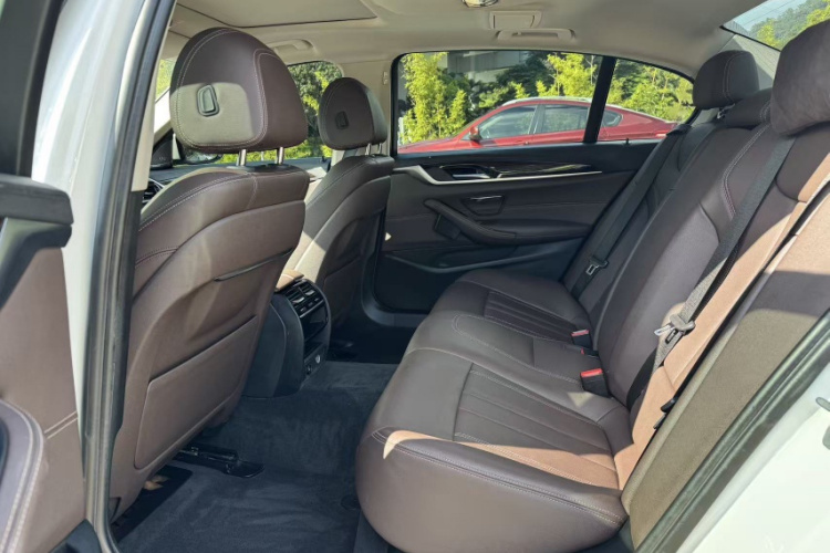 宝马5系 2019款 525Li 豪华套装中控内饰7001