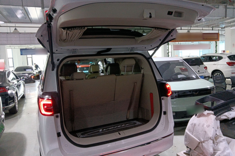 别克GL8 2022款 ES陆尊 653T 舒适型机舱底盘23