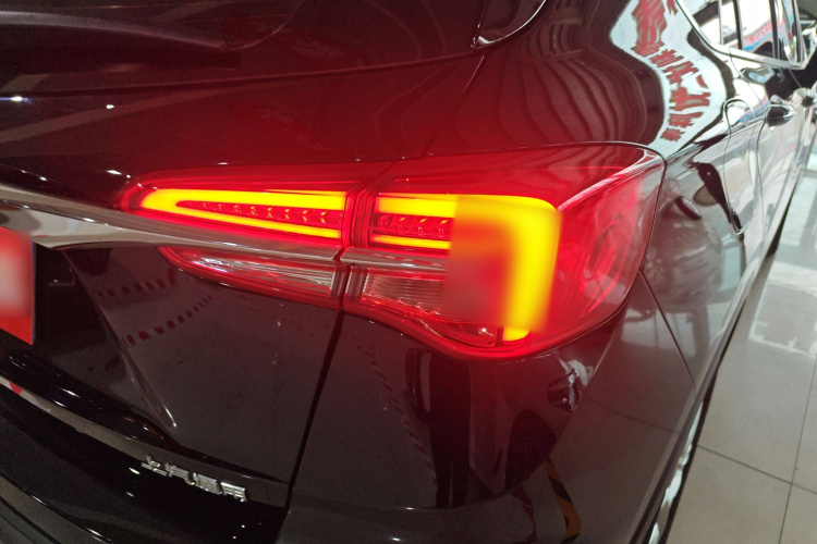 别克 昂科威 2020款 28T 四驱精英型车身外观9