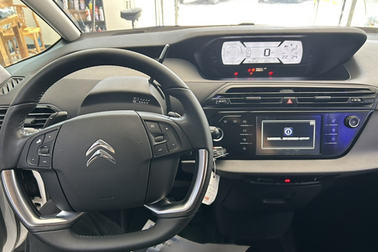 雪铁龙 C4 PICASSO 2015款 Grand 1.6T 时尚型 7座中控内饰7002