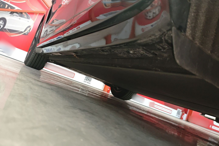 小米汽车 小米YU7 2025款 超长续航后驱版局部细节9002