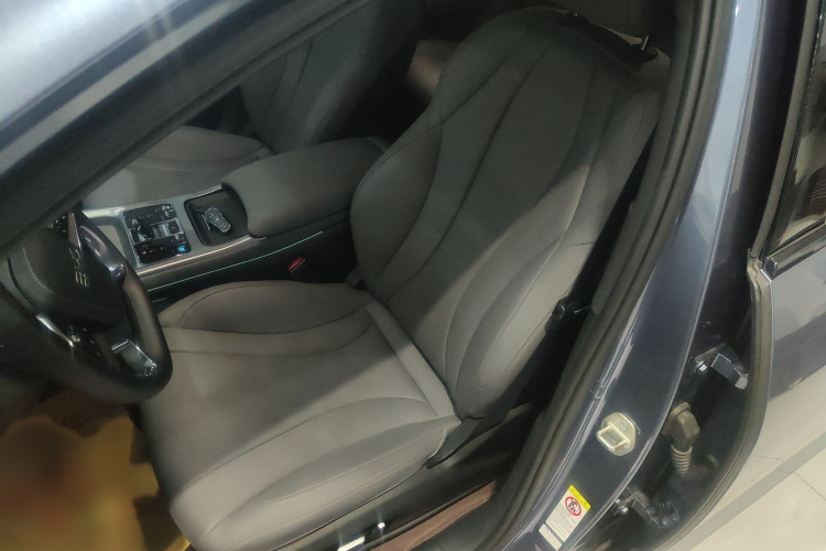 比亚迪 海豹 2024款 荣耀版 DM-i 1.5L 121km 尊贵型局部细节19