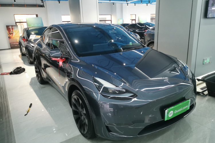 特斯拉 Model Y 2022款 改款 长续航全轮驱动版车身外观3