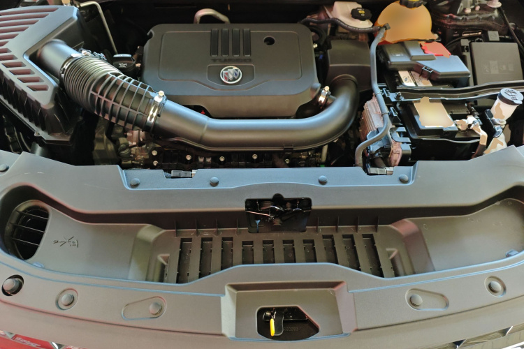 别克 昂科旗 2020款 28T 两驱豪华型机舱底盘24