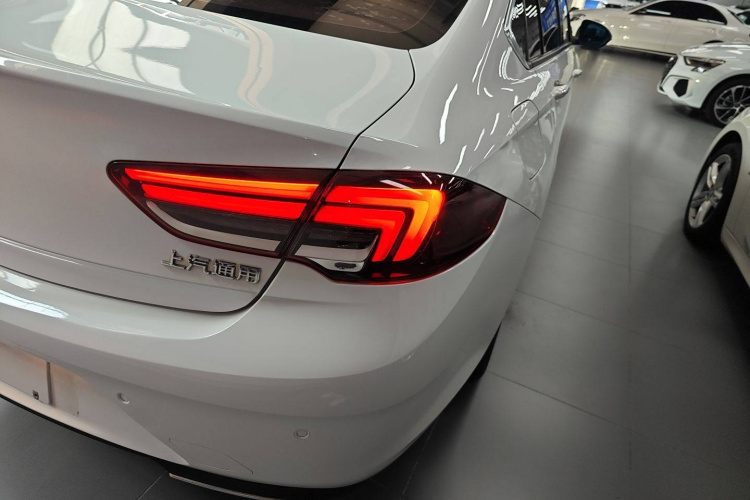 别克 君威 2020款 552T 精英型车身外观6006