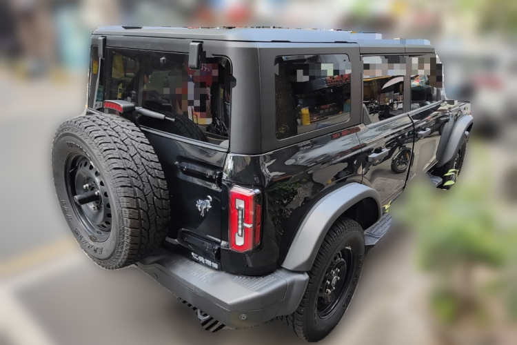 福特烈马 2024款 2.3T 墨钻车身外观7