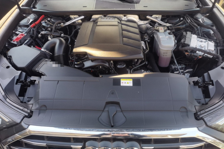 奥迪A6L 2023款 45 TFSI 臻选动感型机舱底盘24