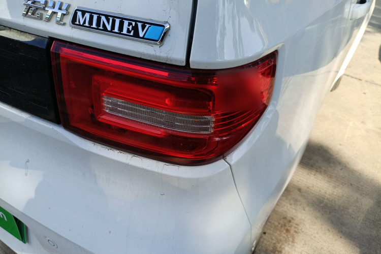 五菱汽车 宏光MINIEV 2020款 悦享款 磷酸铁锂车身外观9
