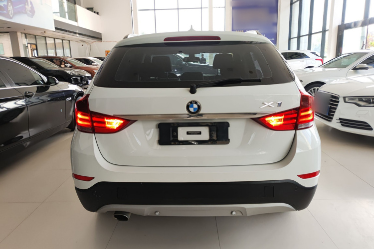 宝马X1 2013款 sDrive18i 领先型车身外观6