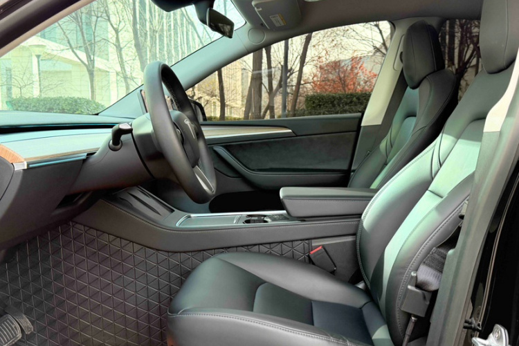 特斯拉 Model Y 2021款 标准续航后驱版局部细节19