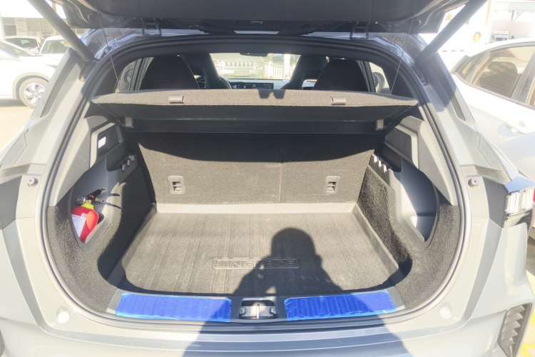 领克06 2023款 Remix 1.5T 劲Halo机舱底盘23