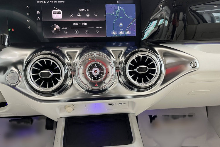 超境汽车 共创坦克300 2021款 2.0T 赛博坦克中控内饰7005