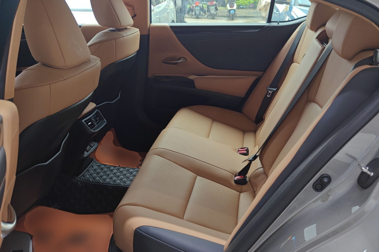 雷克萨斯ES 2023款 260 卓越版中控内饰21