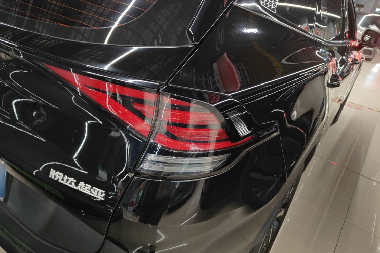 起亚 狮铂拓界 2023款 1.5T 两驱尊贵版车身外观6006