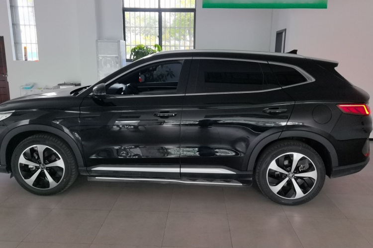 比亚迪 宋PLUS新能源 2021款 DM-i 110KM 旗舰型车身外观4