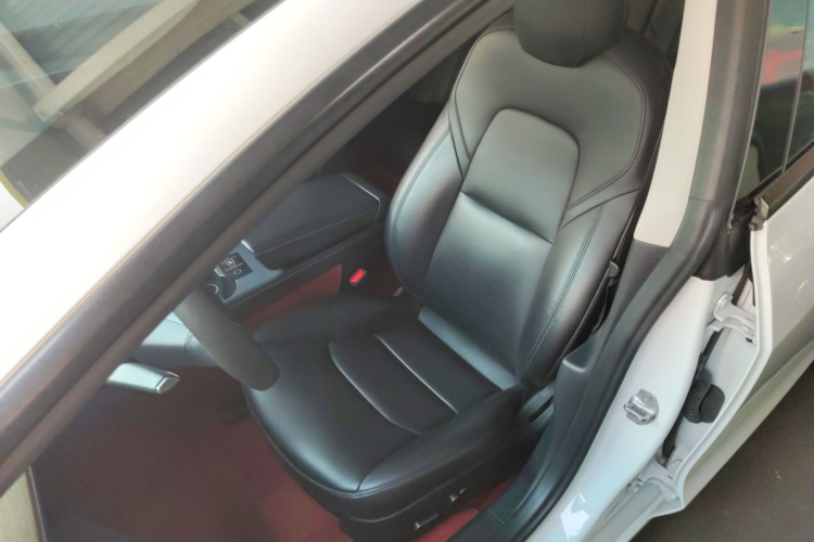 特斯拉 Model 3 2021款 标准续航后驱升级版 3D6中控内饰19