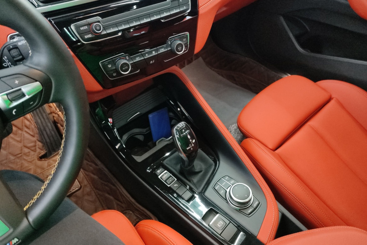 宝马X2 2023款 sDrive25i M运动曜夜版局部细节18