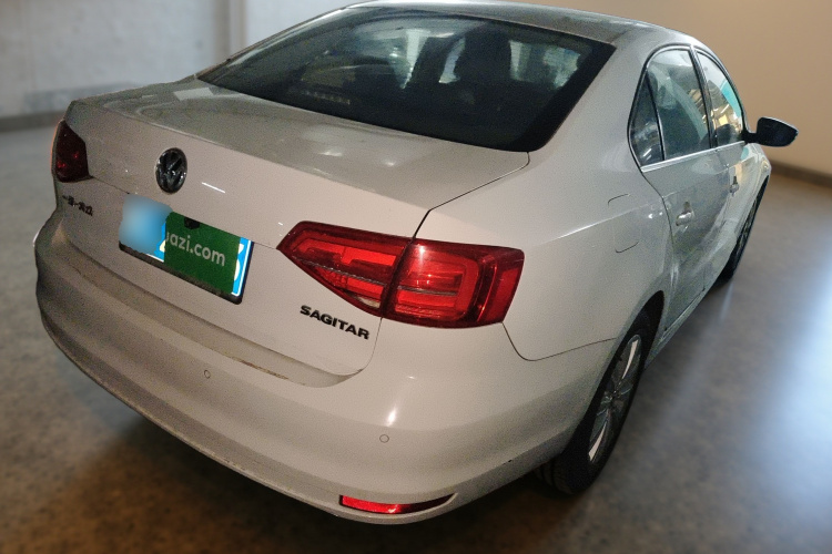 大众 速腾 2015款 1.6L 自动舒适型车身外观7