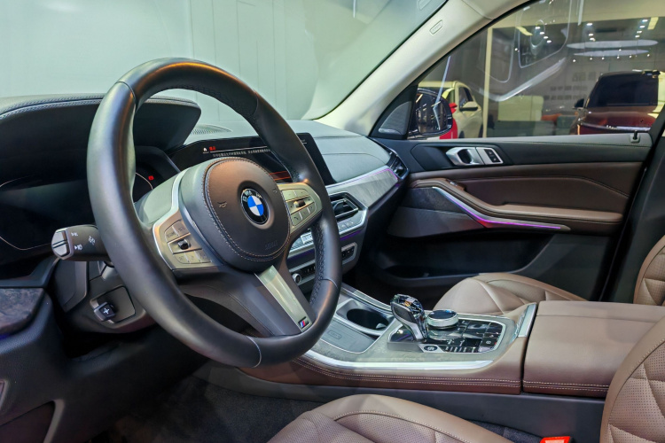 宝马X5 2022款 改款 xDrive 30Li 尊享型M运动套装中控内饰7001