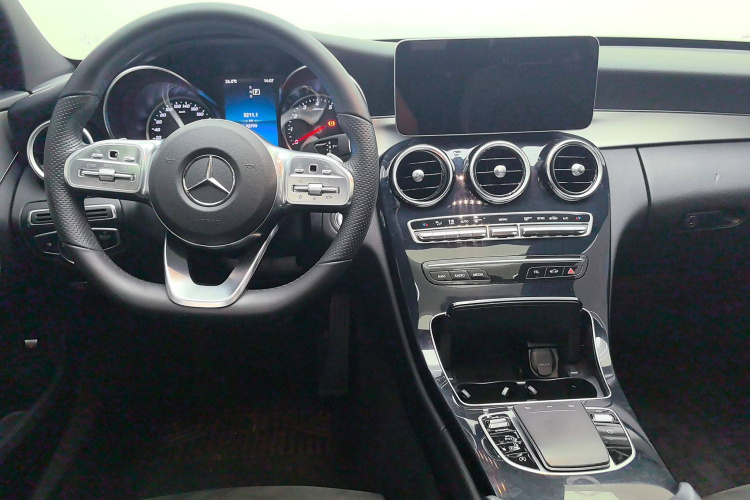 奔驰C级 2019款 C 260 运动版中控内饰7003