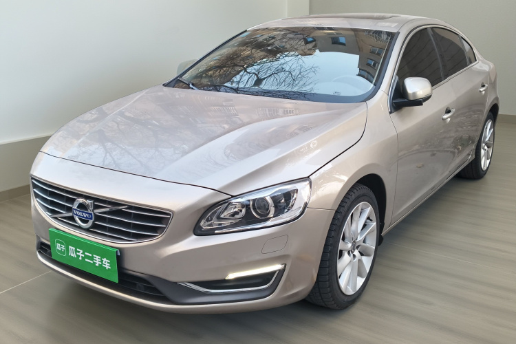 沃尔沃S60 2015款 S60L 2.0T 智远版车身外观1