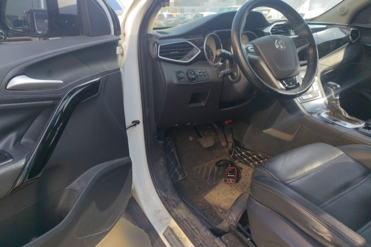 名爵 锐腾 2015款 2.0TGI TST豪华版中控内饰20