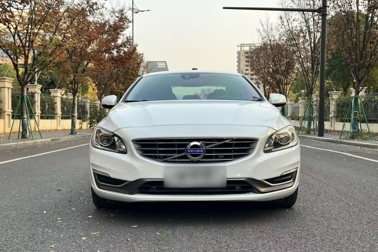 沃尔沃S60 2016款 S60L T4 智远版车身外观6002