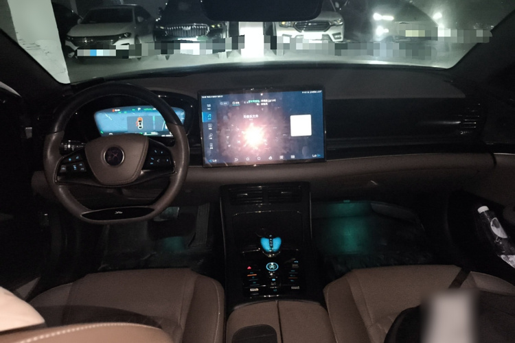 比亚迪 汉 2023款 DM-i 冠军版 200KM 旗舰型中控内饰12