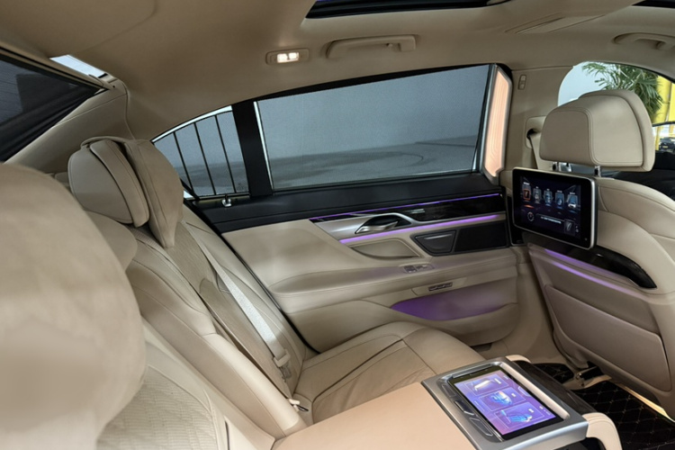 宝马7系 2016款 730Li 豪华型局部细节9011